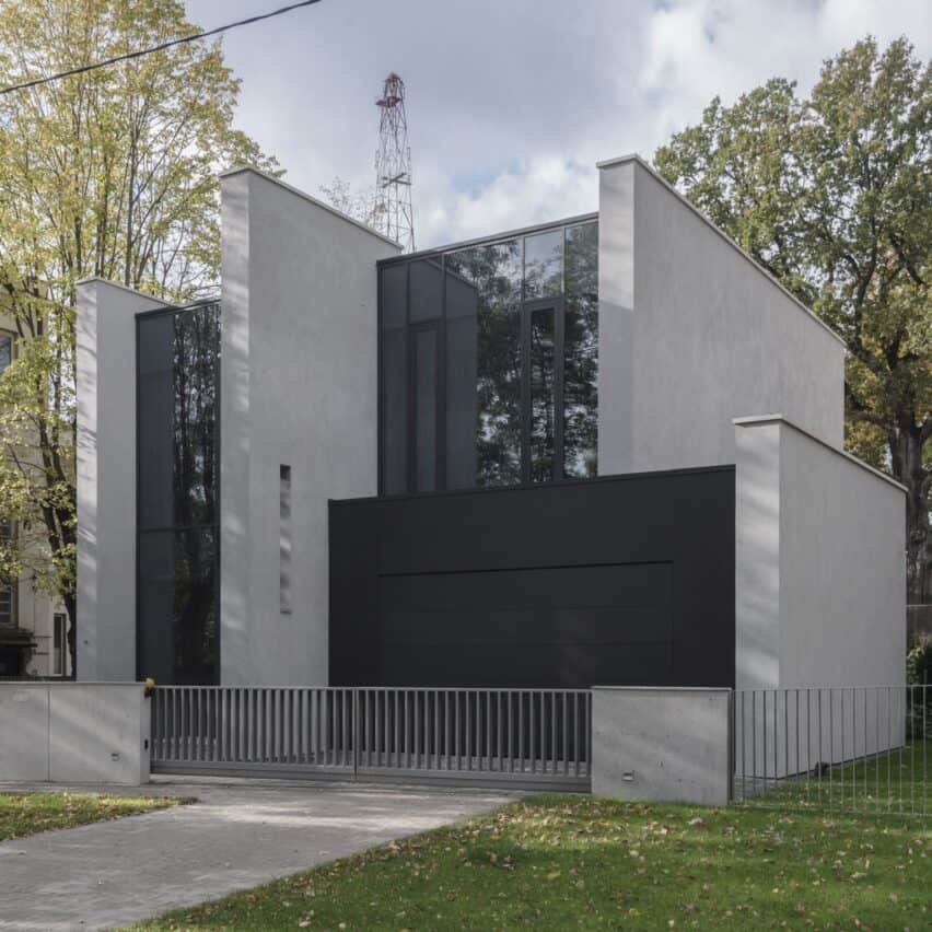 GYVENAMASIS NAMAS PERKŪNO AL.