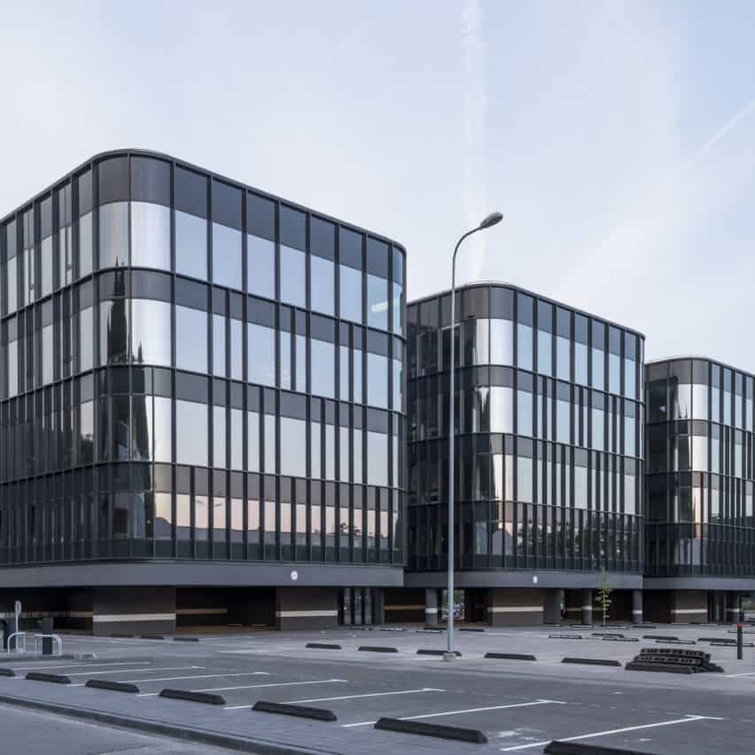 BIURIŲ PASTATAS „RIVER HALL“ JONAVOS G.