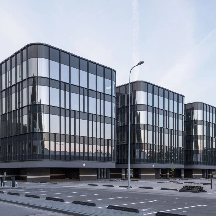 BIURIŲ PASTATAS „RIVER HALL“ JONAVOS G.