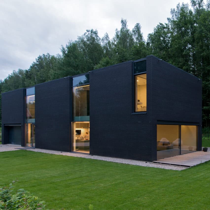 GYVENAMASIS NAMAS RAUBIČIŲ K.