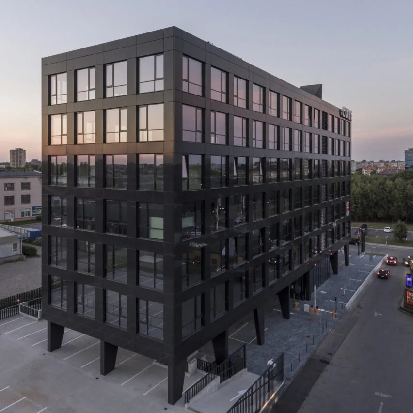 BIURŲ PASTATAS „CUBE“ SAVANORIŲ PR.