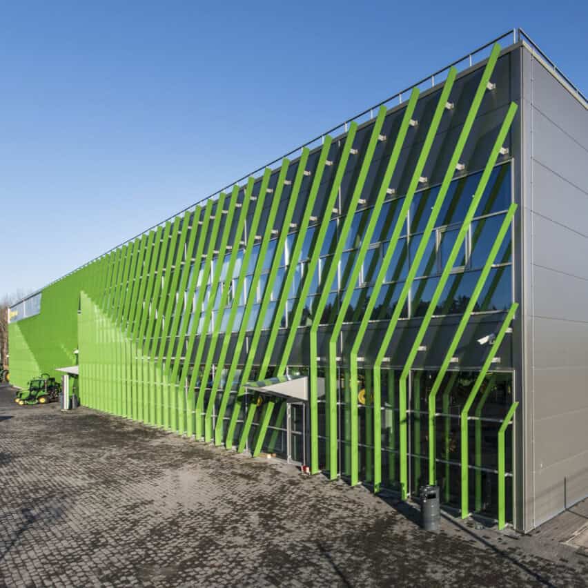 ŽEMĖS ŪKIO TECHNIKOS PREKYBOS IR APTARNAVIMO CENTRAS „DOJUS INVEST“ LATVIJOJE