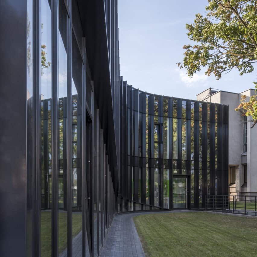 ADMINISTRACINĖS PASKIRTIES PASTATAS VASARIO 16-OSIOS G.