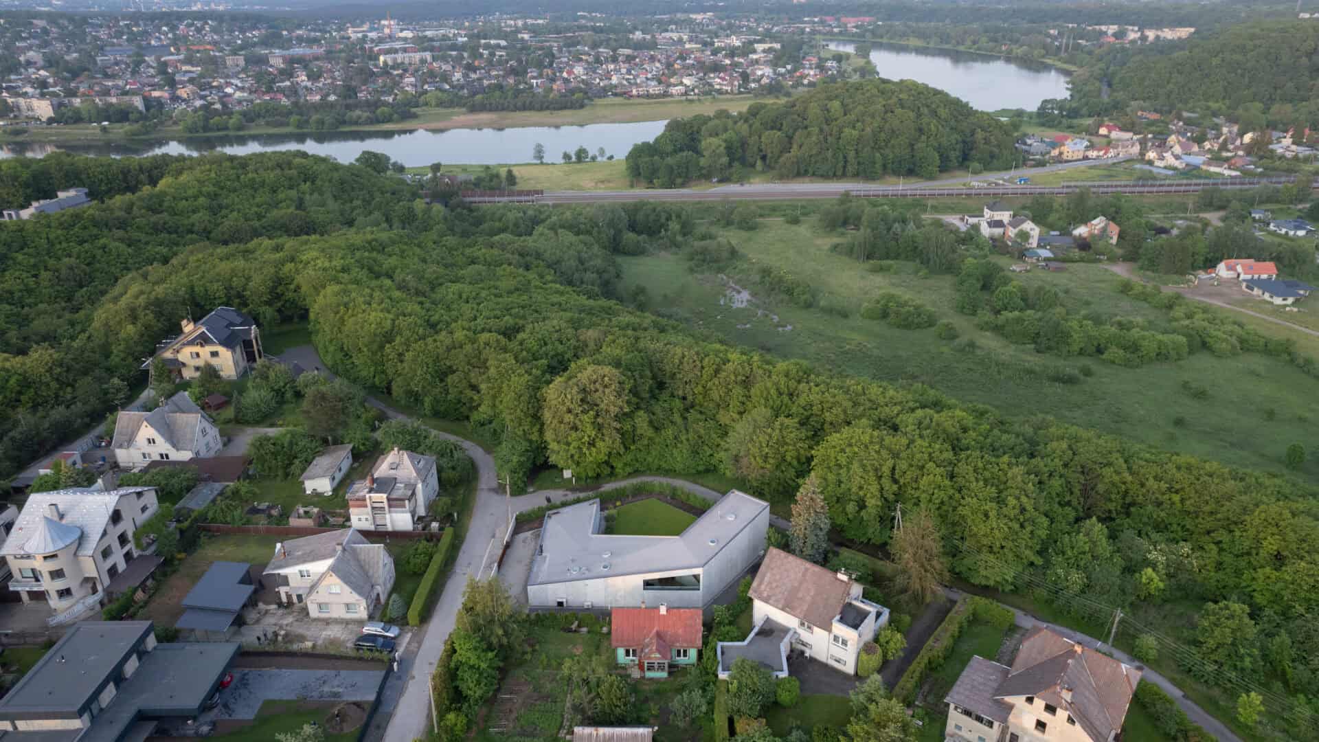 GYVENAMASIS NAMAS LEKĖČIŲ G.