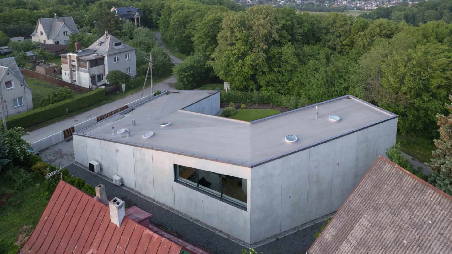 GYVENAMASIS NAMAS LEKĖČIŲ G.